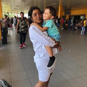 Meet your Posher, Nieves